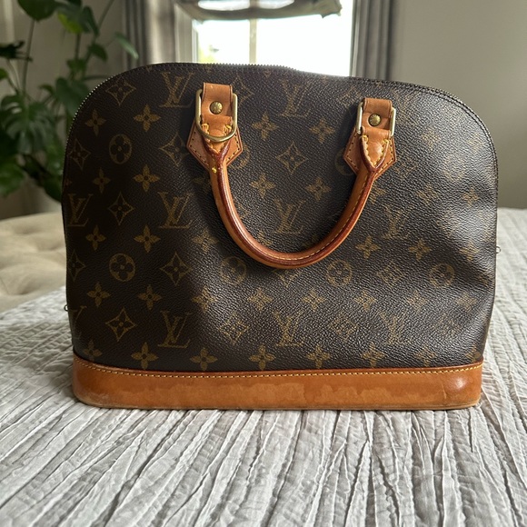 Louis Vuitton Alma MM - Picture 2 of 7
